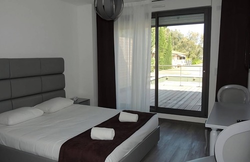 Eguilles Hotel | Explore Serene Eguilles, France! Outdoor Pool, Free Parking, Pets are Welcome!