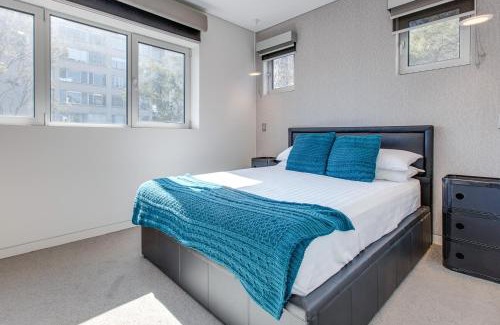 Cremorne Apartment | Convenient North Shore Apartment for Exploring Sydney