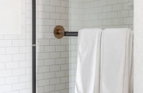 Piedmont Avenue Resort | Discover Aquatic Wonders Near Family-Friendly Accommodation