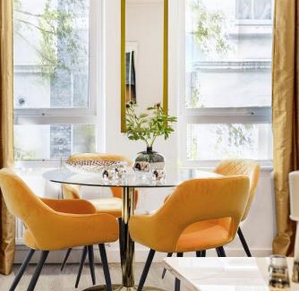 Brompton & Hans Town Apartment | Experience the Finest West-End Stay at Harrods Family Home