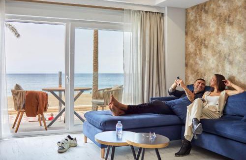 Almeria Apartment | Oceanfront Family Retreat at Apartaments Paseo Marítimo