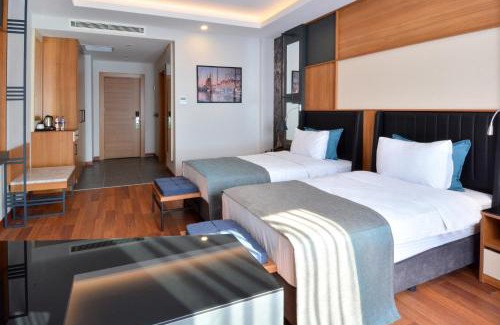 Buyukcekmece Hotel | Modern Expoist Hotel: Child-Friendly & Wheelchair Accessible