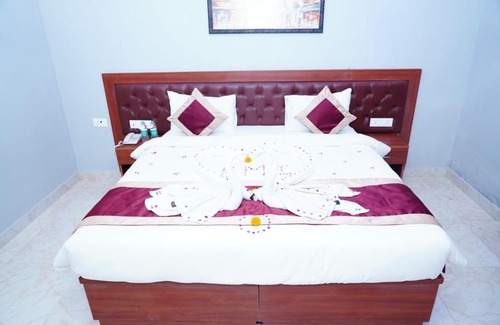 Greater Noida Hotel | Welcoming ExpoMart Inn: Family-Friendly Stay with Breakfast
