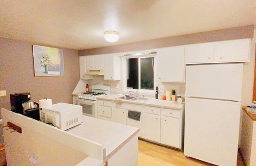 Stevens Point House | Highly Rated Express Gateway in Stevens Point with Backyard