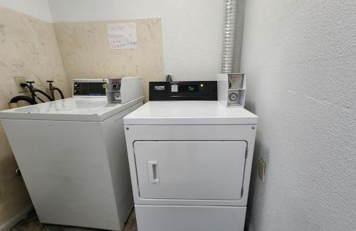 Southeast Houston Hotel | Convenient Stay at Express Inn Hobby Airport with Family Amenities