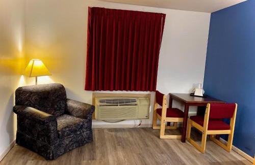 Junction City Hotel | Pet-Friendly Express Inn Extended Stay for Family Comfort