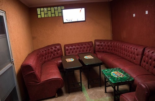 Nyeri Hotel | Family-Friendly Comfort at Express Inn with Breakfast Included