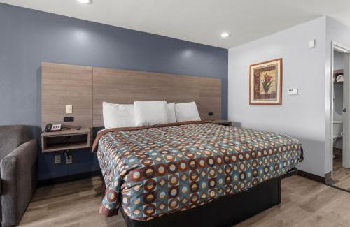Bridge City Hotel | Family-Friendly Stay at Express Inn & Suites Westwego