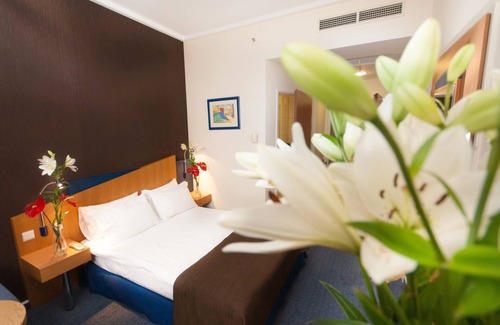 Pradnik Bialy Hotel | Comfortable Express Kraków Hotel with Spa & Pool Access