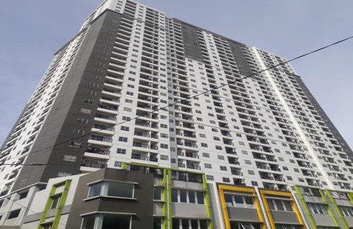 Cibaduyut Hotel | Family-Friendly Mekarwangi M-square Apartment with Pool