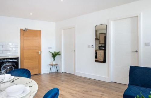 Burnley Apartment | Remarkable Express Suite - Family-Friendly Retreat Awaits