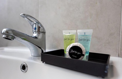 Burnley Apartment | Remarkable Express Suite - Family-Friendly Retreat Awaits