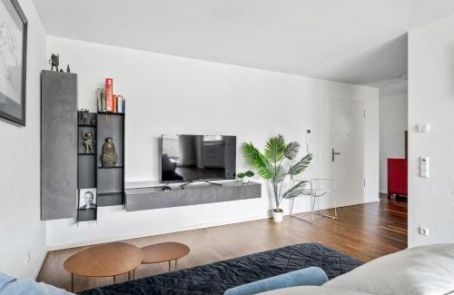 Boeblingen Apartment | Elegant 2BR Apartment with Ocean Views & Family Amenities