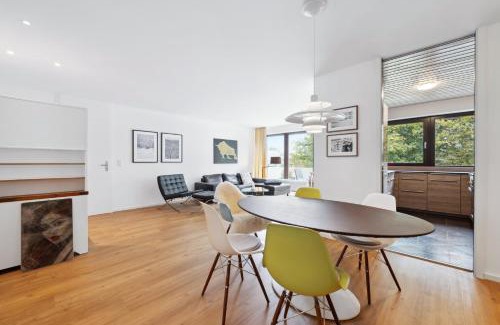 Boeblingen Apartment | EXQUIS Luxury Apartment with Balcony & Home Office