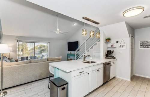 Navarre Beach House | Idyllic Sound View Townhome with Pool & Pet-Friendly Perks
