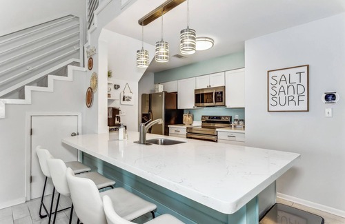 Navarre Beach House | Idyllic Sound View Townhome with Pool & Pet-Friendly Perks