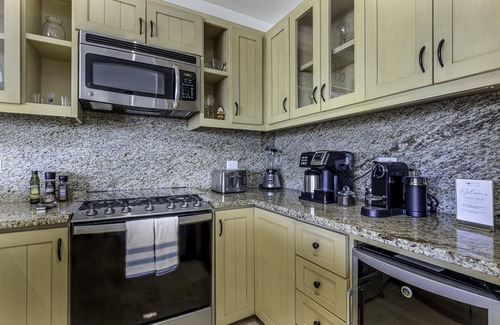 El Tezal Apartment | Charming 2 BR Condo with Ocean Views & Great Amenities