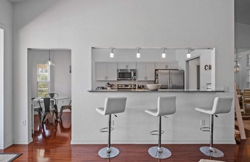 Tara Golf and Country Club Villa | Stylish 3 Bedroom Retreat with Heated Pool at Tara Golf Club