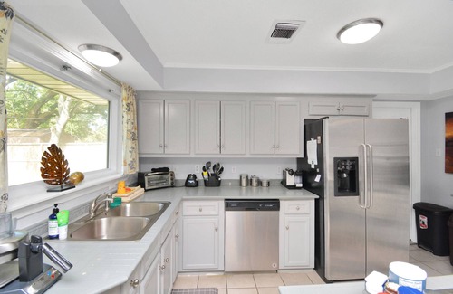 Shoreacres House | Ideal 5BR Retreat Near Yacht Club | Family-Friendly Amenities