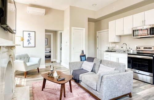 Jefferson Manor Apartment | Modern Alexandria West 1BR with Kitchen & Pet-Friendly Stay