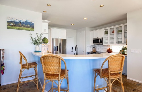 Mokuleia House | Beachfront Bali-Style Retreat with Ocean Views & Master Suites