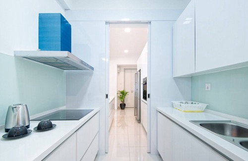 Seri Tanjung Pinang Condo | Elegant Condo with Bathtub, Pool & Spa Amenities
