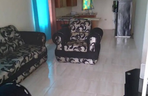 Caribbean Estates House | Cozy Vacation Home in Phoenix Park, Portmore, Jamaica