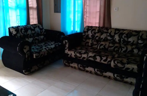 Caribbean Estates House | Cozy Vacation Home in Phoenix Park, Portmore, Jamaica
