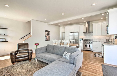 Philipsburg House | Discover Scenic Mountain Home with Spa and Breakfast