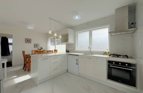Forrest Hill House | Exquisite Four-Bedroom Home in Forrest Hill