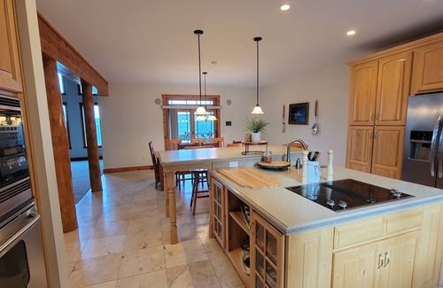 James Creek House | Idyllic Lake Raystown Home with Pool & Spa Amenities