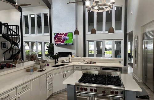 Lake Bradford -Cascade Lake House | Inviting Lakehouse Retreat Near FSU with Pool & Ocean View