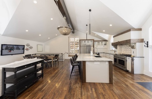 Historic District House | Elegant Historic Estate with Spa, Dining & Family Amenities