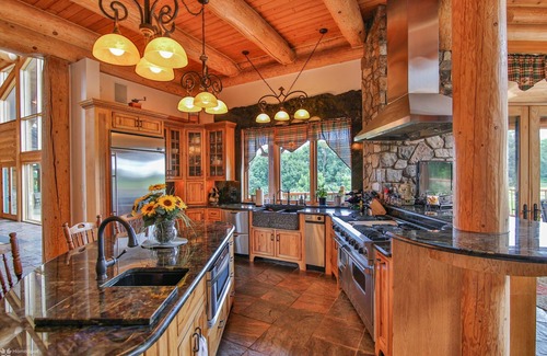 Nazareth House | Beautiful Log Home with Pool, Spa & Hot Tub Amenities