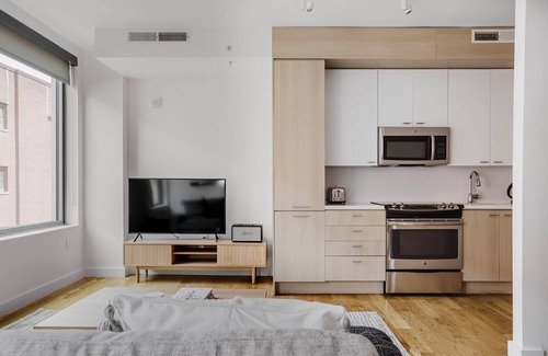 Navy Yard Apartment | Exquisite Navy Yard Jr 1BR w/Gym, near Nightlife & Food, by Blueground
