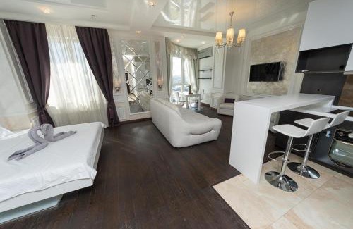 Obolon' Apartment | Scenic Apartment with Panoramic Views on Dnipro Embankment