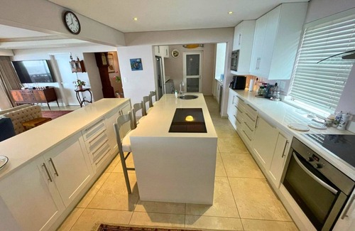 Plettenberg Bay Apartment | Exquisite Plett Penthouse: Landmark Luxury & Panoramic Coastal Views