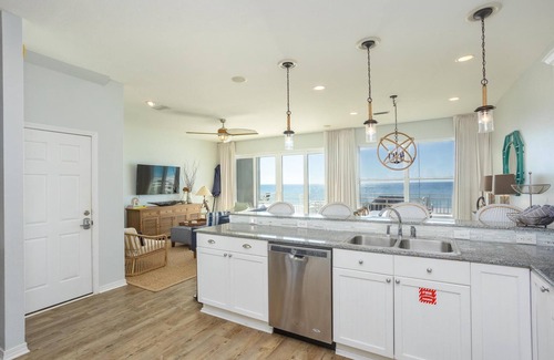 Pensacola Beach House | Exceptional Oceanfront Townhome with Pool & Spa Amenities