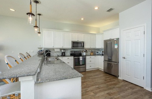 Pensacola Beach House | Exceptional Oceanfront Townhome with Pool & Spa Amenities