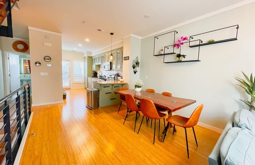 Prescott House | Elegant Trilevel Condo with 2 Master Suites & Cozy Patio