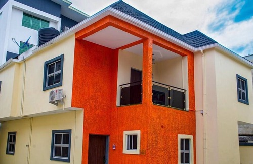 Ofin House | Elegant 4-Bedroom Duplex in Lekki with Pool and Pet-Friendly