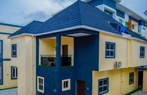 Ofin House | Elegant 4-Bedroom Duplex in Lekki with Pool and Pet-Friendly