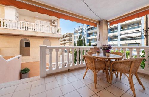 El Grau de Moncofa Apartment | Idyllic Seaside Retreat with Hot Tub & Pet-Friendly Stay