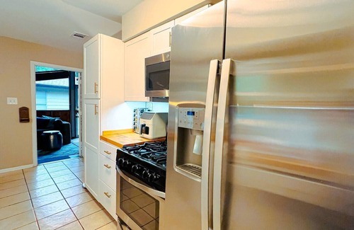 East Congress House | Inviting Austin Retreat with Pool, Spa, and Enclosed Patio