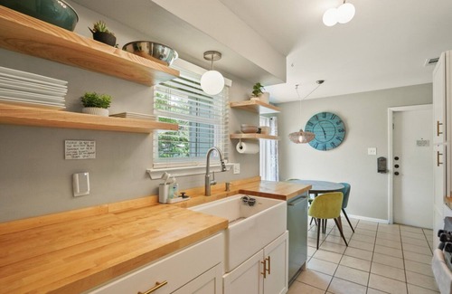 East Congress House | Inviting Austin Retreat with Pool, Spa, and Enclosed Patio