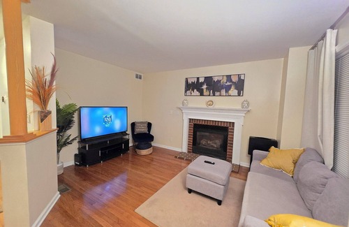 Mount Tabor House | Ideal Extended Stay with Office & Recreation Space