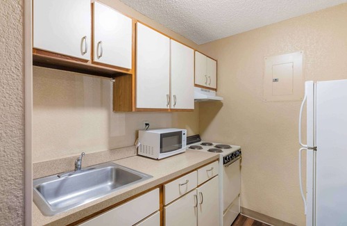 St. Johns Hotel | Comfortable Extended Stay America Suites Austin Metro