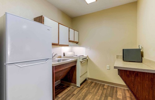 St. Johns Hotel | Comfortable Extended Stay America Suites Austin Metro