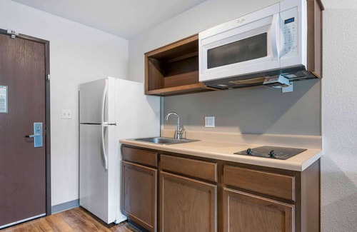 West Melbourne Hotel | Cozy Extended Stay America Select Suites in Melbourne West
