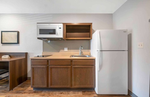 West Melbourne Hotel | Cozy Extended Stay America Select Suites in Melbourne West